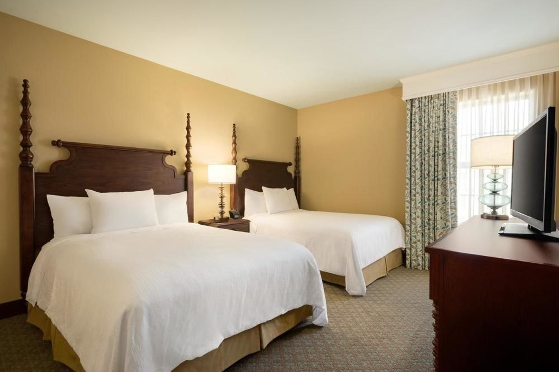 Queen Bedroom
