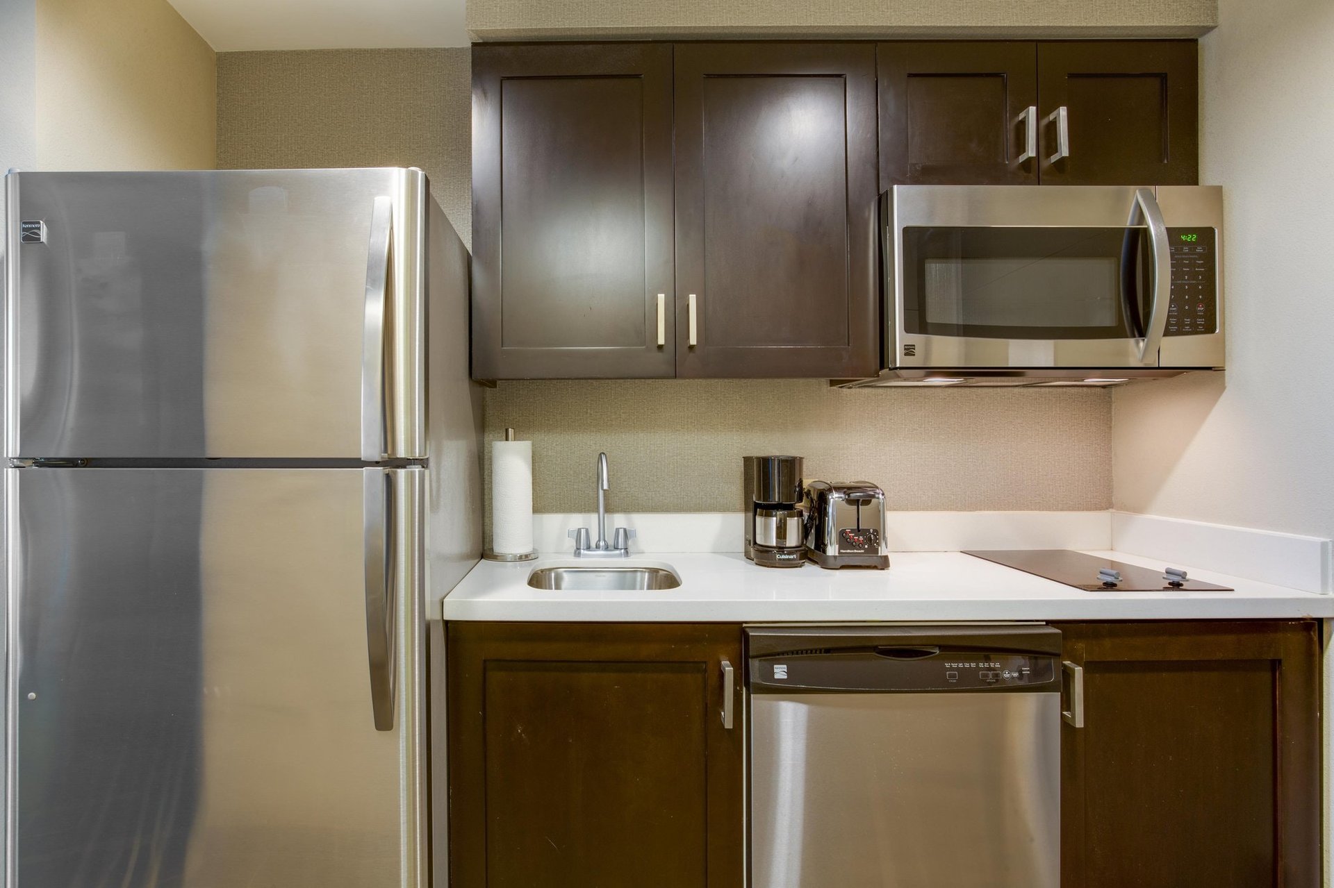 Queen studio kitchen