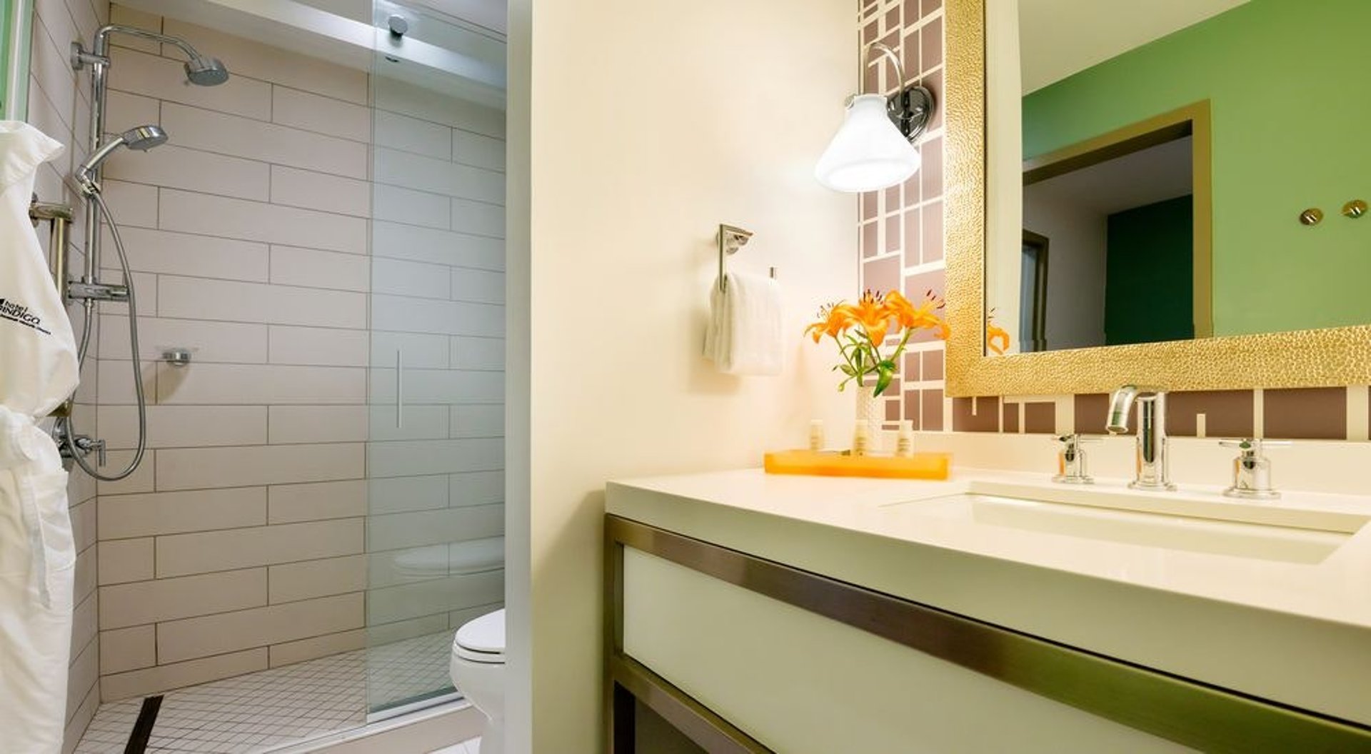 Indigo Queen Suite Bathroom