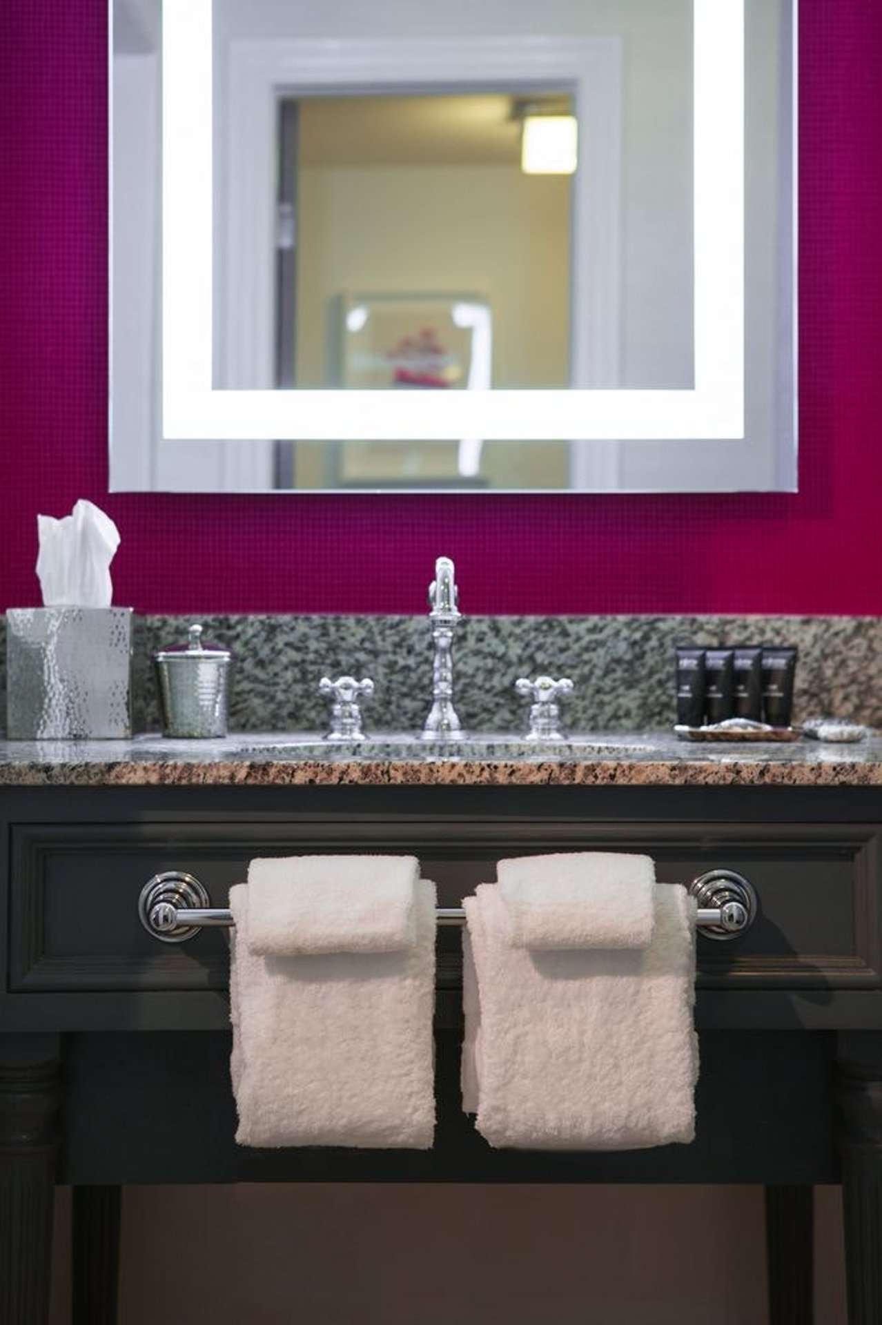 Queen Queen Suite Bathroom