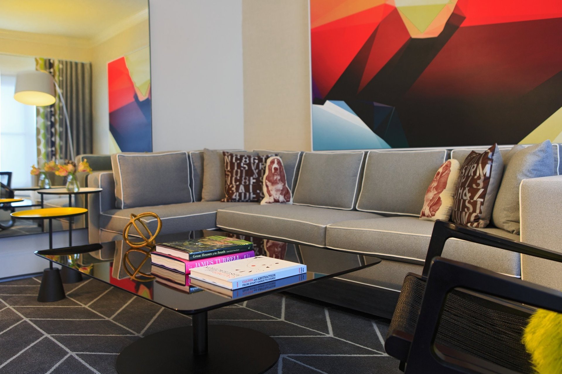 Queen Queen Suite Living Area