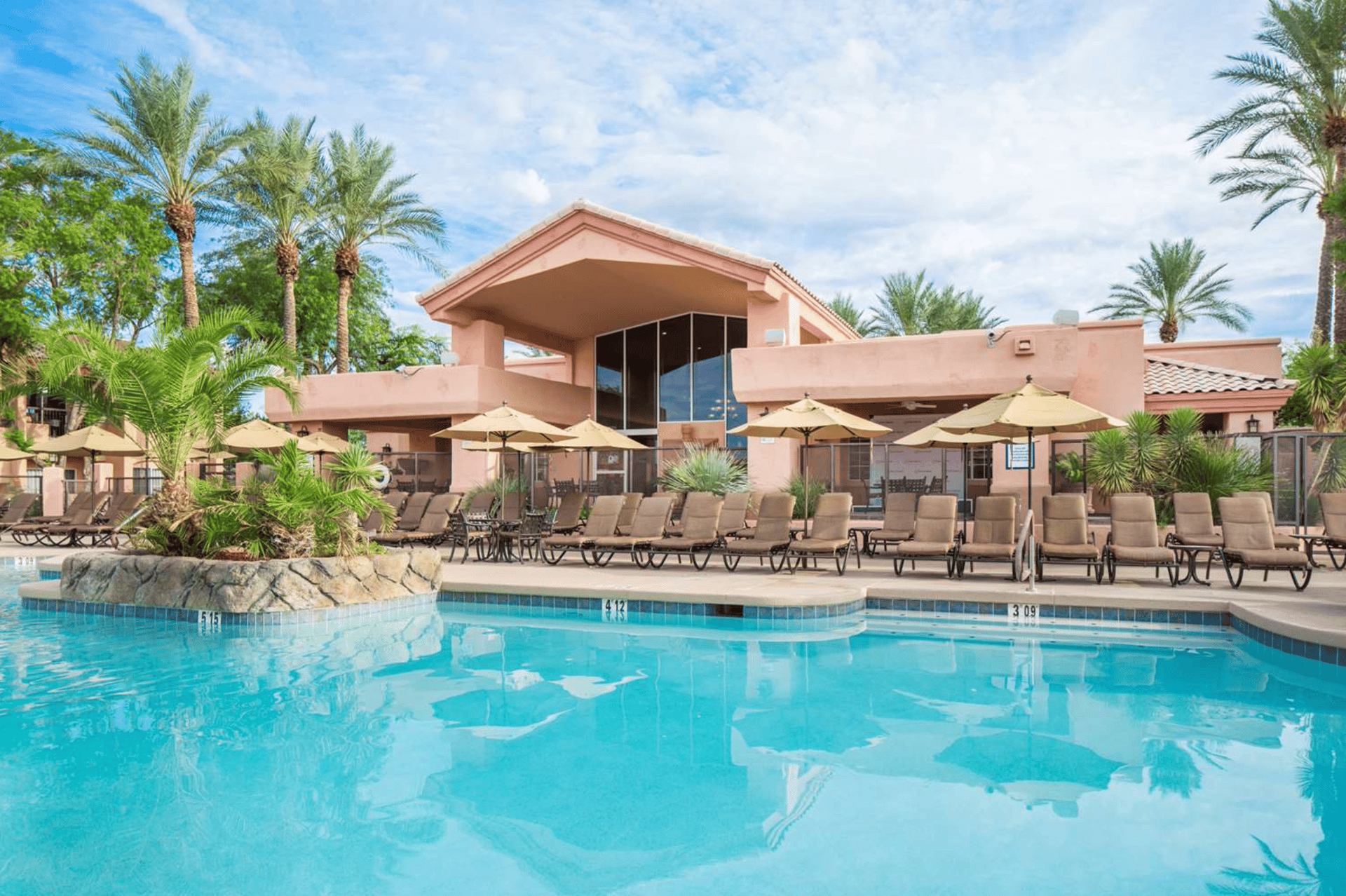 Exterior Pool | Hilton Vacation Club Scottsdale Villa Mirage