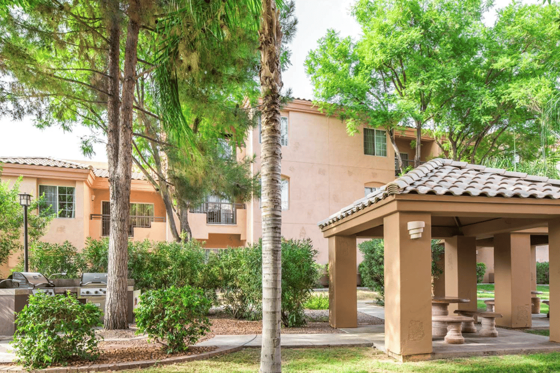 Grill Area | Hilton Vacation Club Scottsdale Villa Mirage