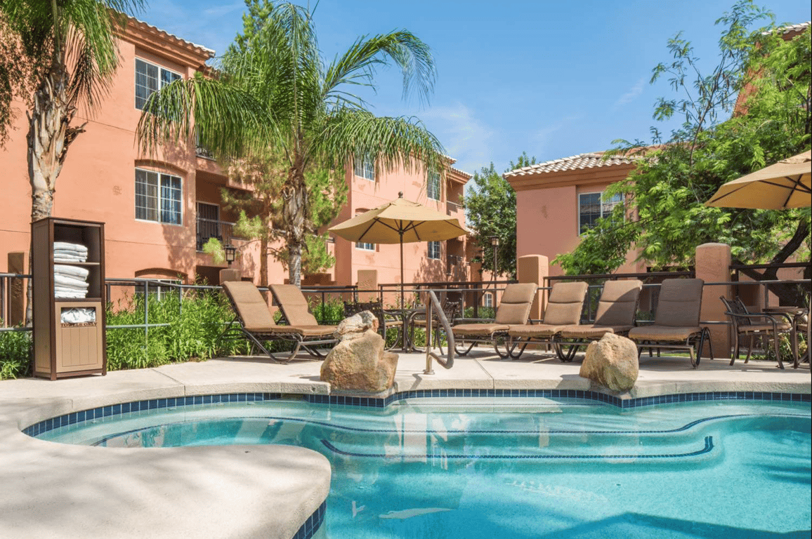 Pool | Hilton Vacation Club Scottsdale Villa Mirage