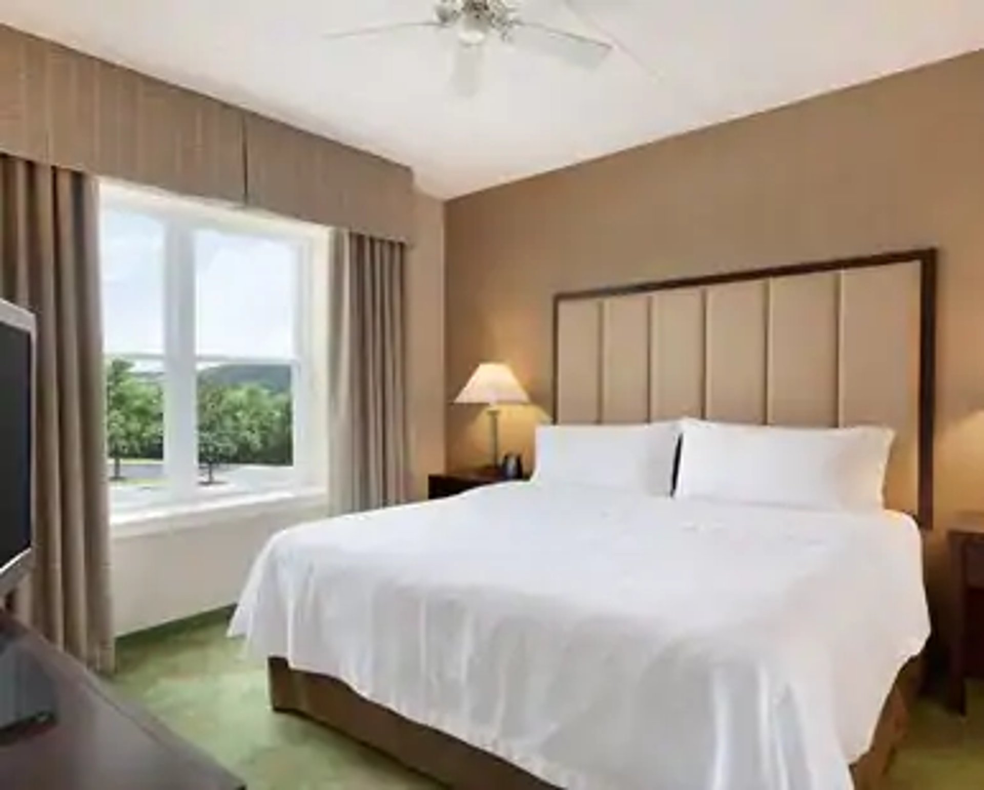 King Bedroom.jpg