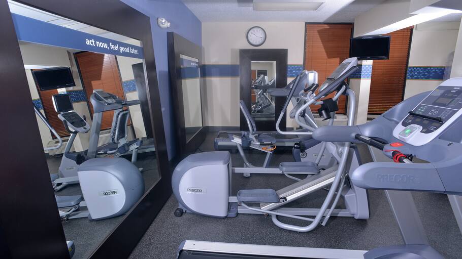 Fitness Room | Hampton Inn Springfield-South