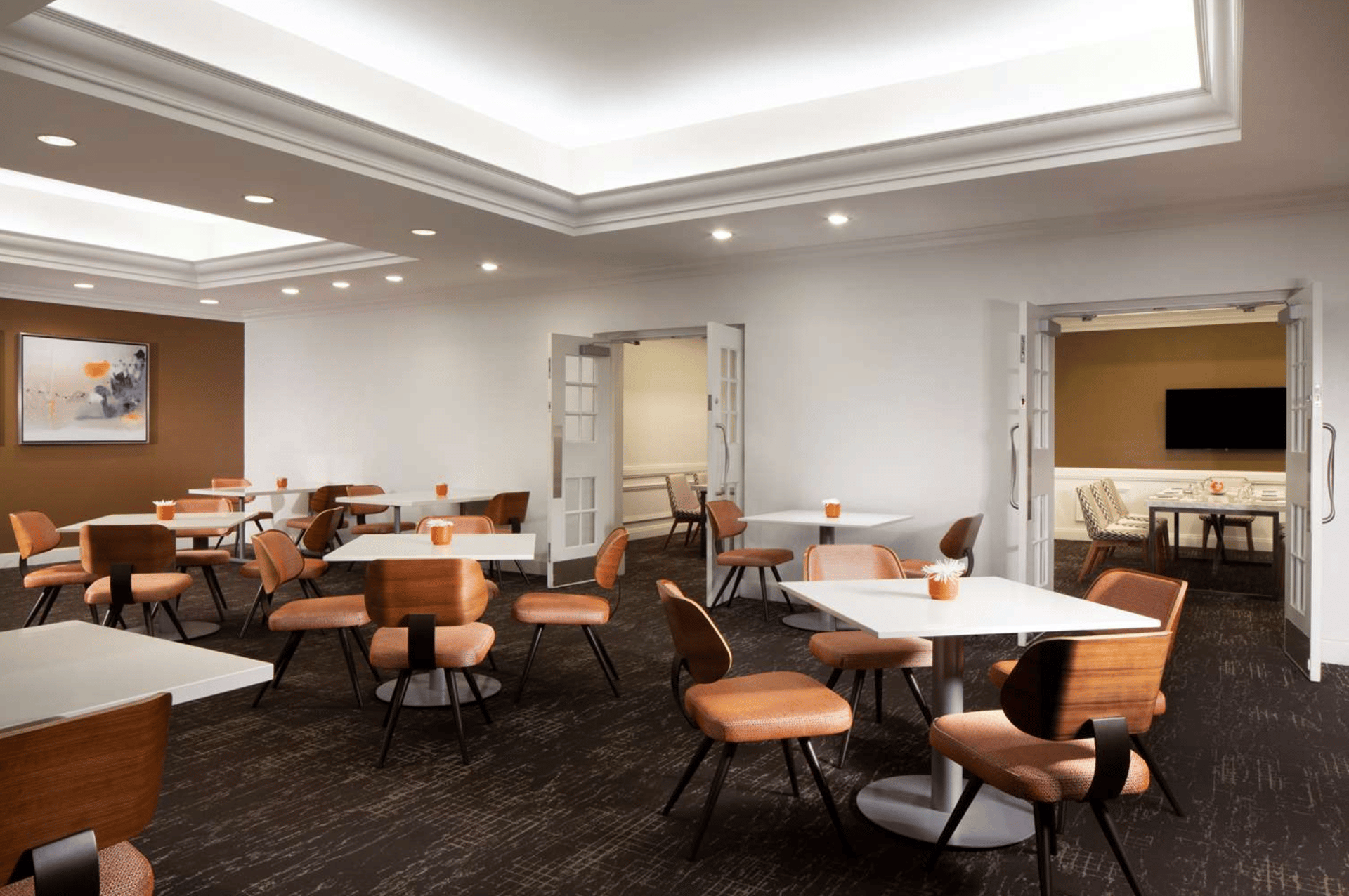 Tables | Hilton St. Petersburg Bayfront