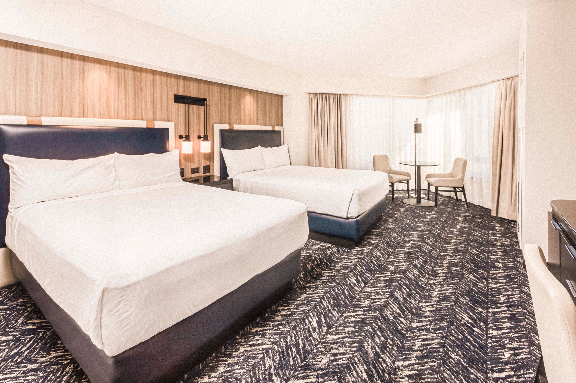 hlt-luxury-room-2q-colorized.jpg