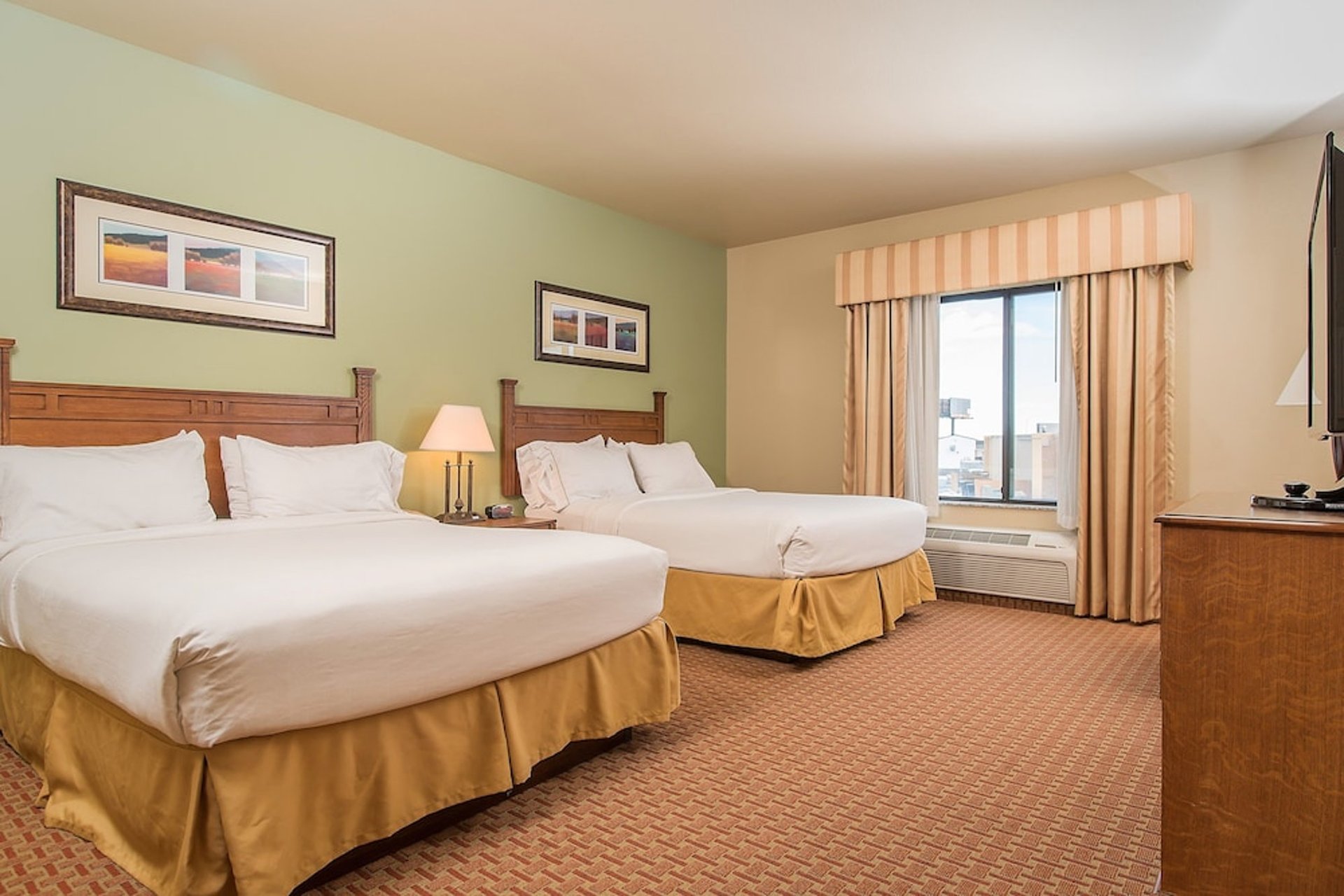 Queen Suite
