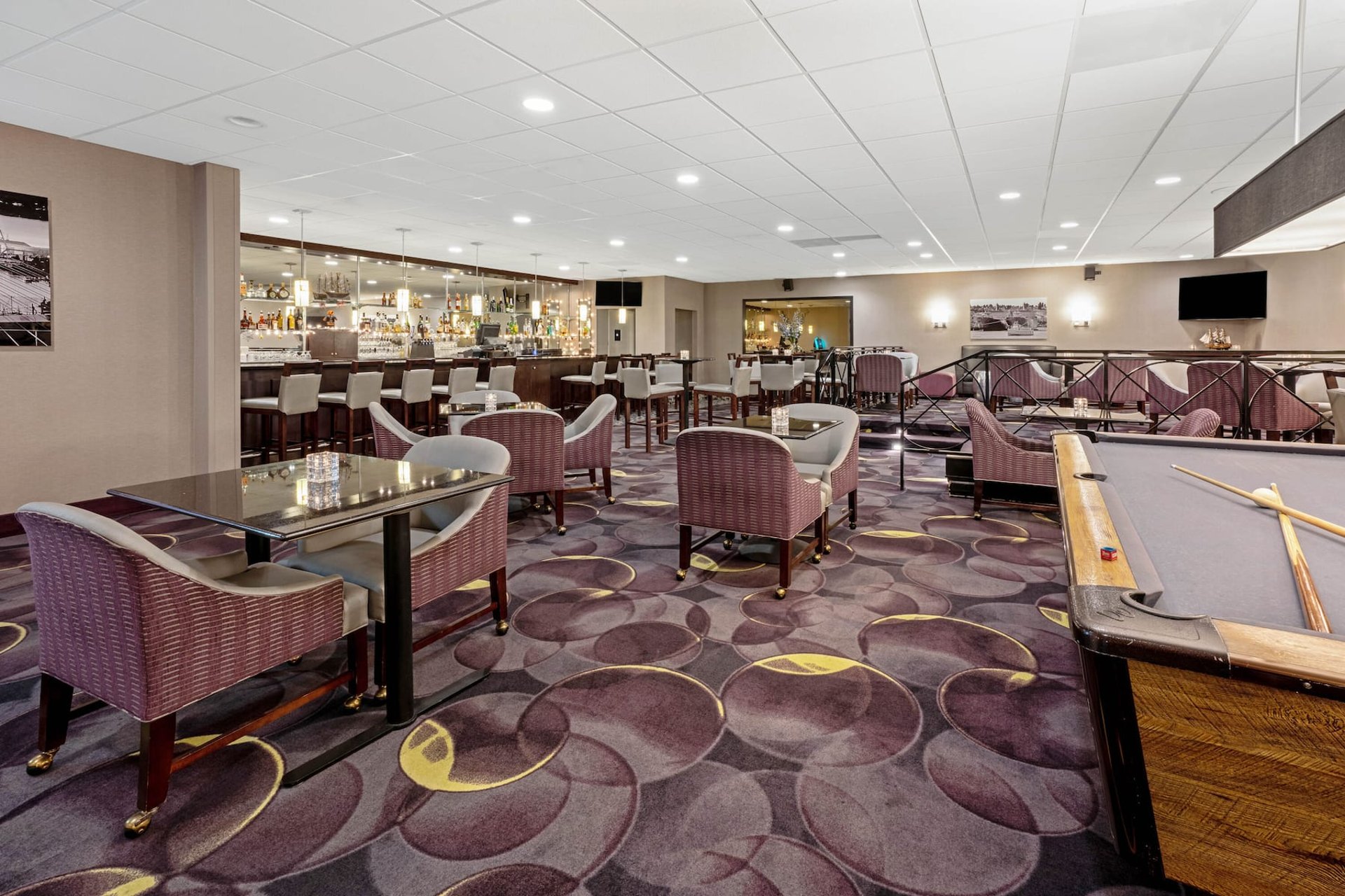 Bar Lounge | La Quinta Inn & Suites by Wyndham Tacoma - Seattle
