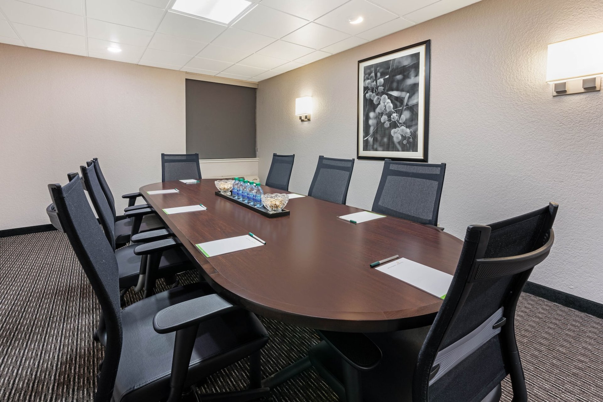Boardroom | La Quinta Inn & Suites by Wyndham Tacoma - Seattle