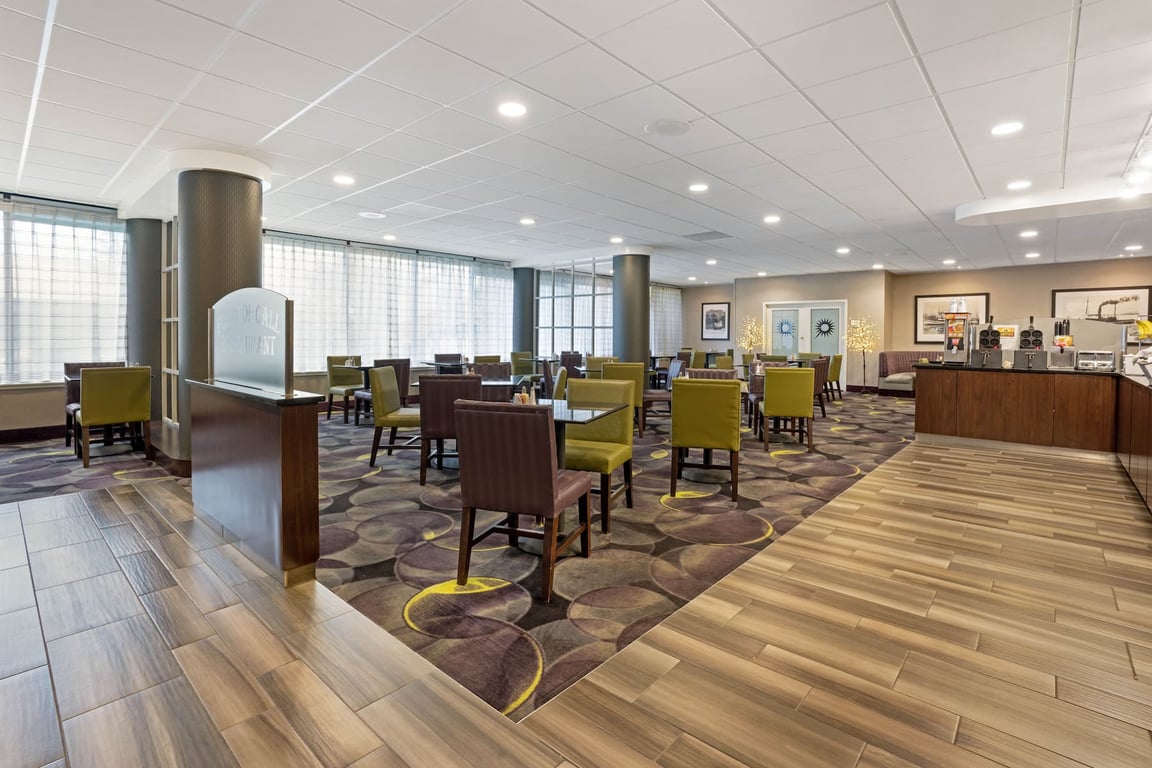 Complimentary Breakfast 2 | La Quinta Inn & Suites by Wyndham Tacoma - Seattle
