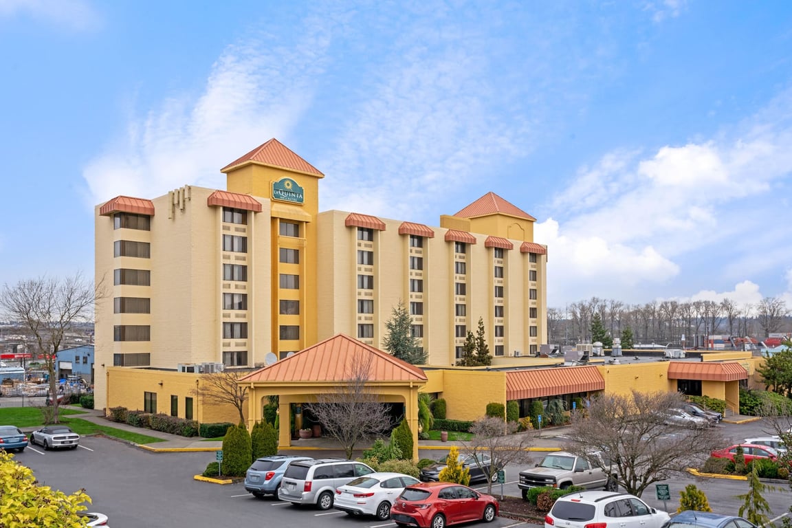 Exterior Day 2 | La Quinta Inn & Suites by Wyndham Tacoma - Seattle