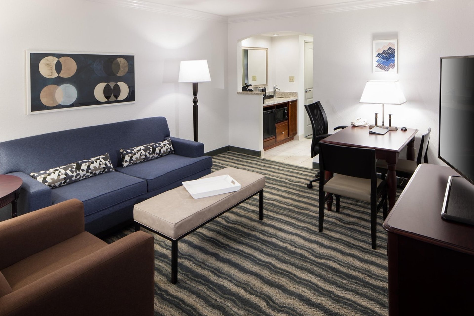 2 Room Premium Suite - 1 King Bed - Non-smoking