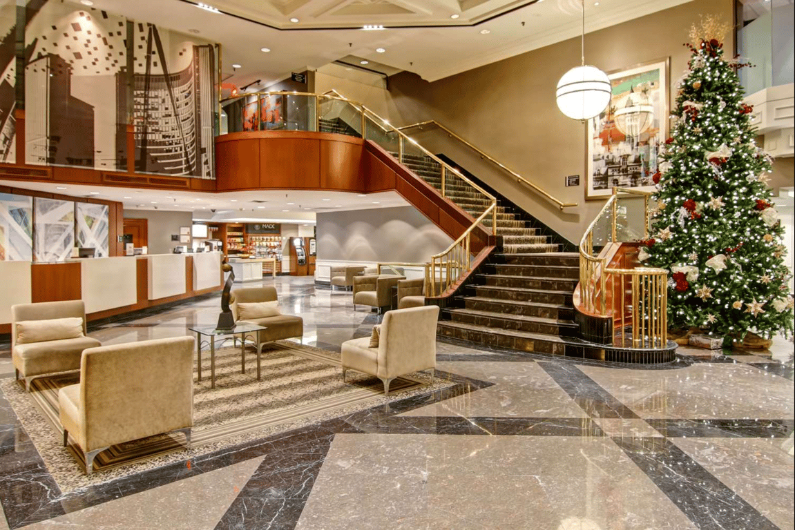 Christmas Lobby | DoubleTree by Hilton Hotel Toronto Downtown