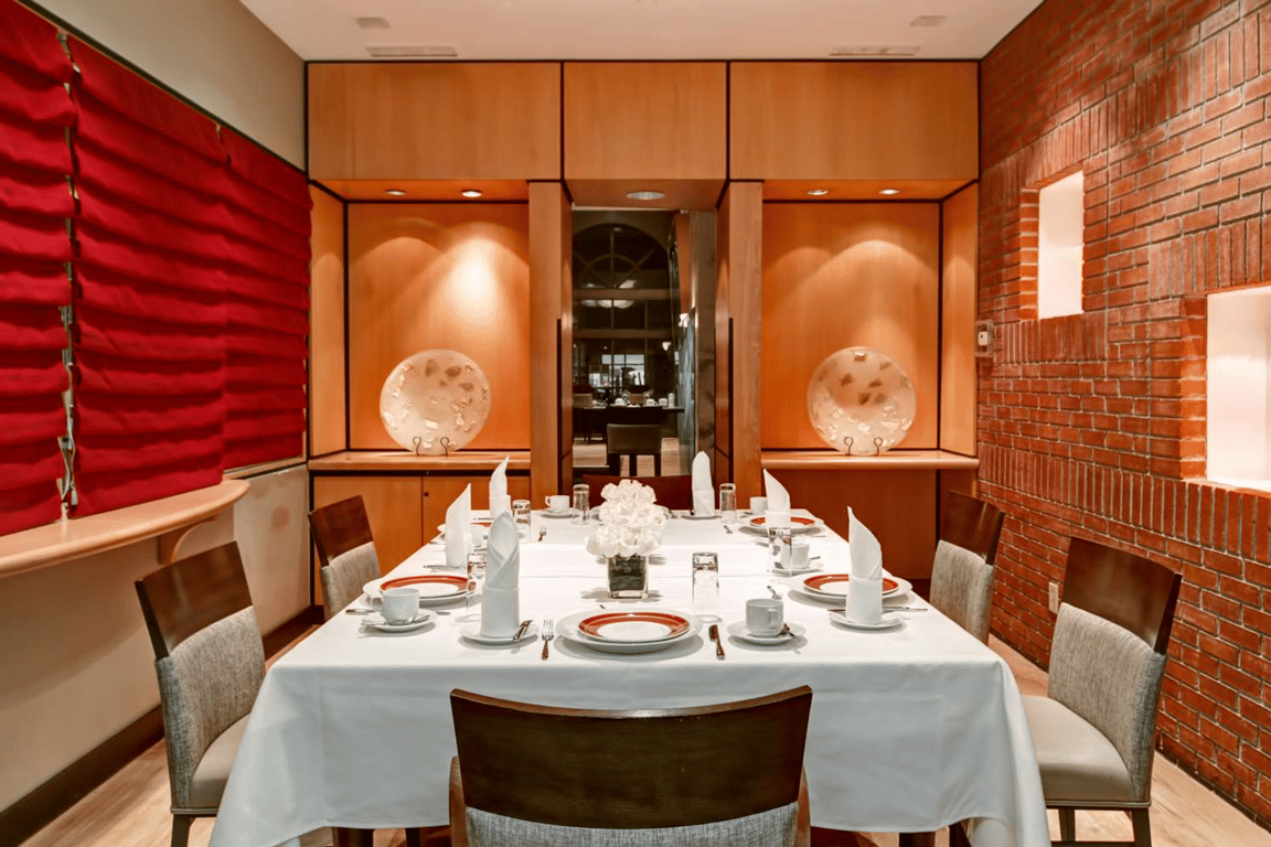 Dining | DoubleTree by Hilton Hotel Toronto Downtown