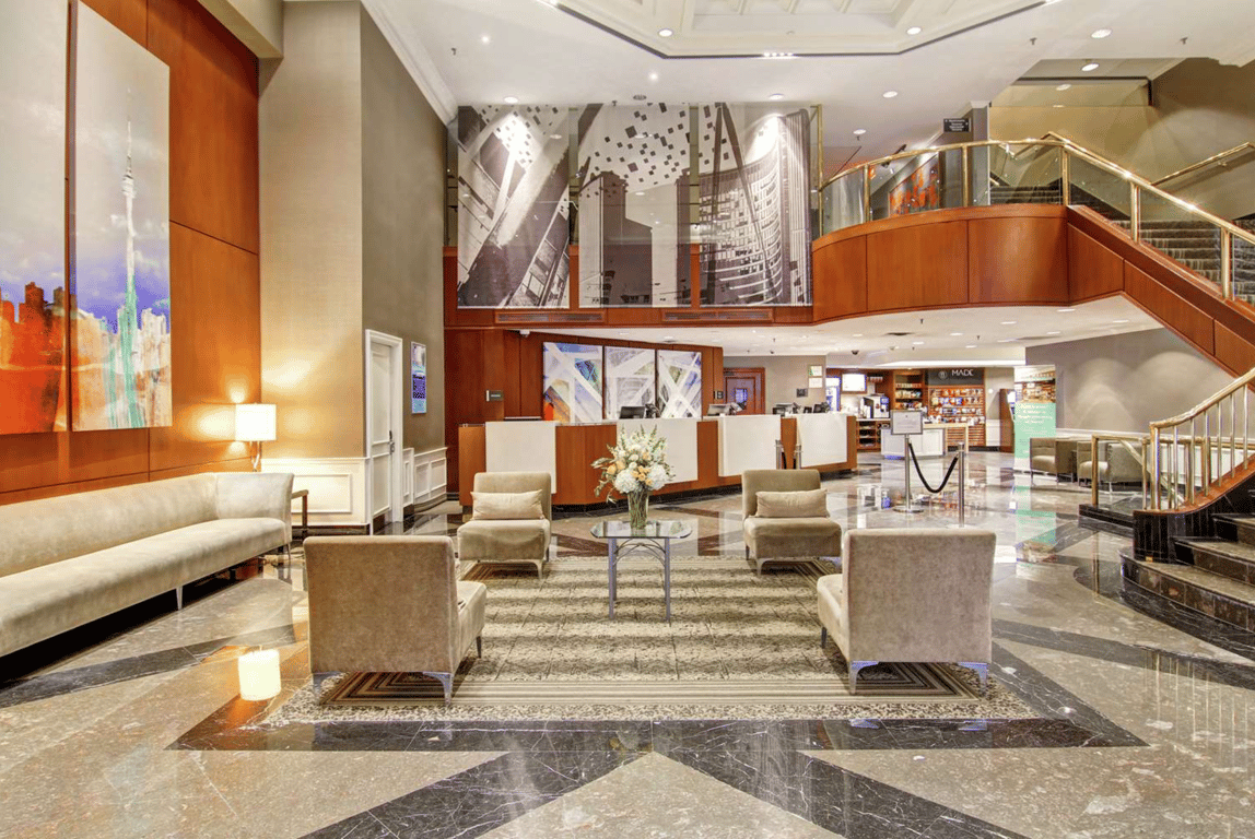 Lobby Seating | DoubleTree by Hilton Hotel Toronto Downtown