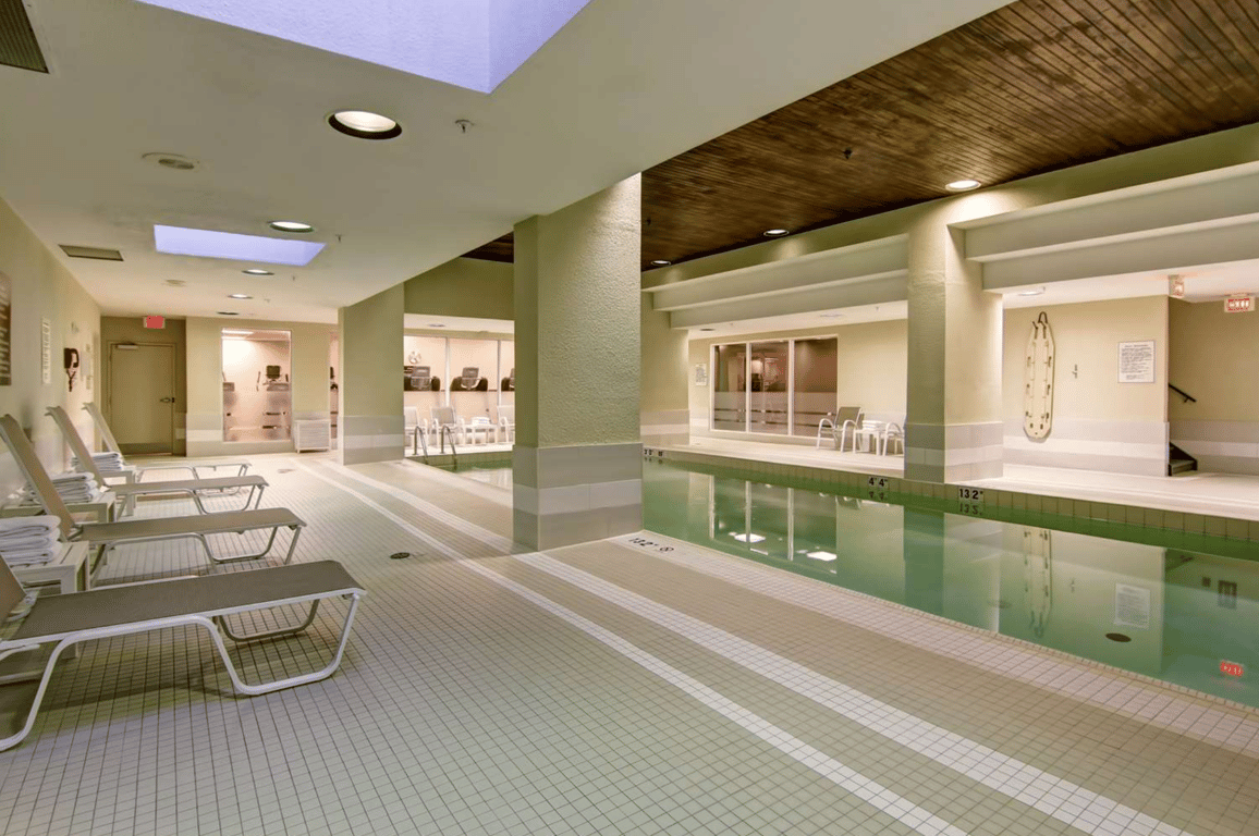 Pool | DoubleTree by Hilton Hotel Toronto Downtown