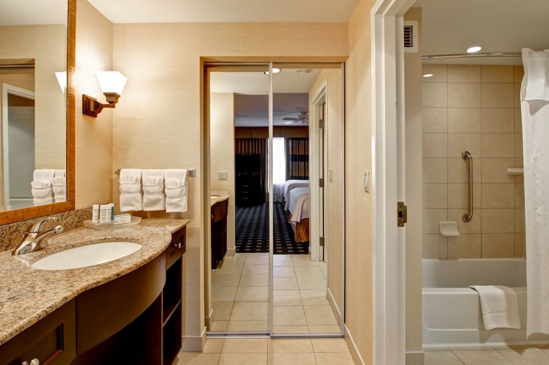 Suite Closet