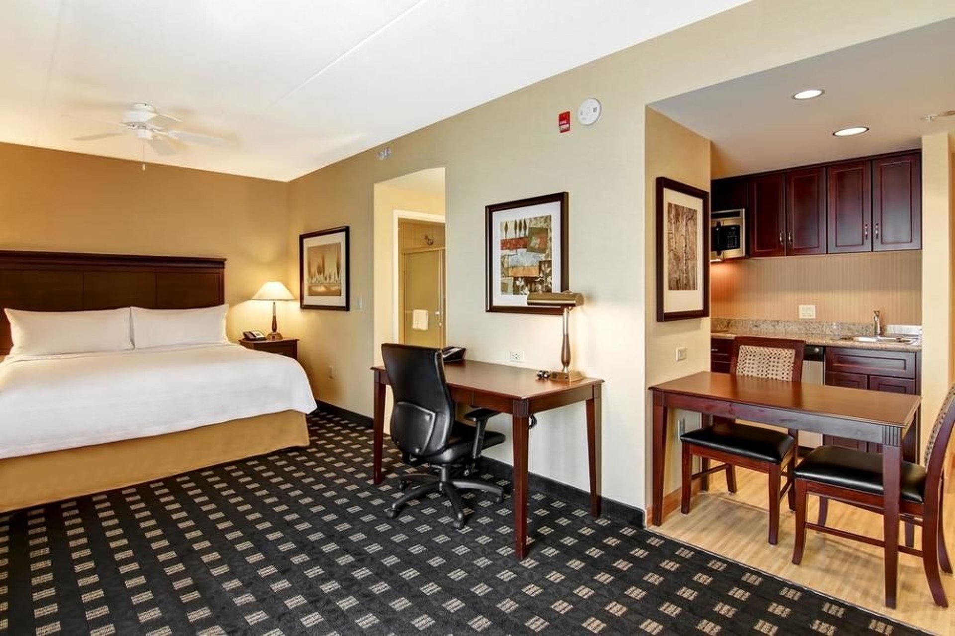 Suite Bedroom