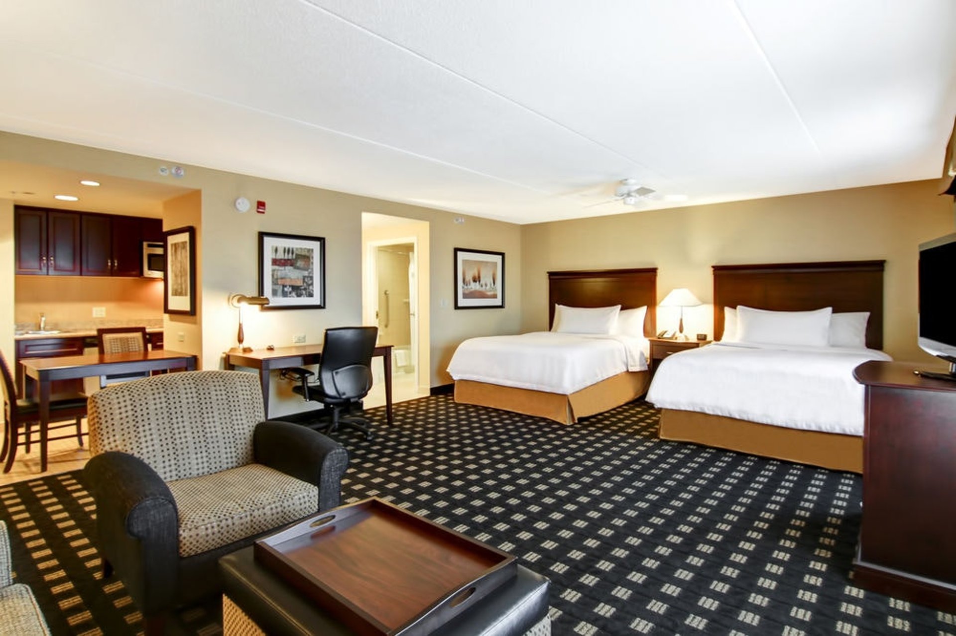 2 Queen Suite
