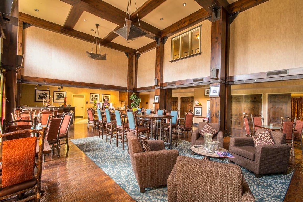 Lobby | Hampton Inn & Suites Tahoe-Truckee
