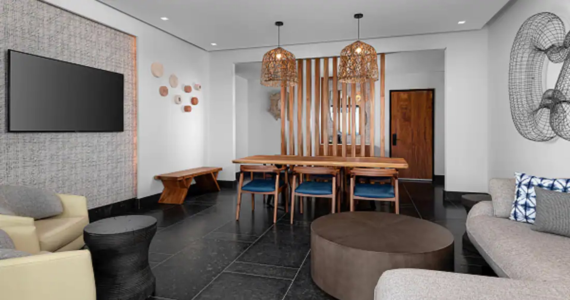 conrad-tulum-suite-dining-area