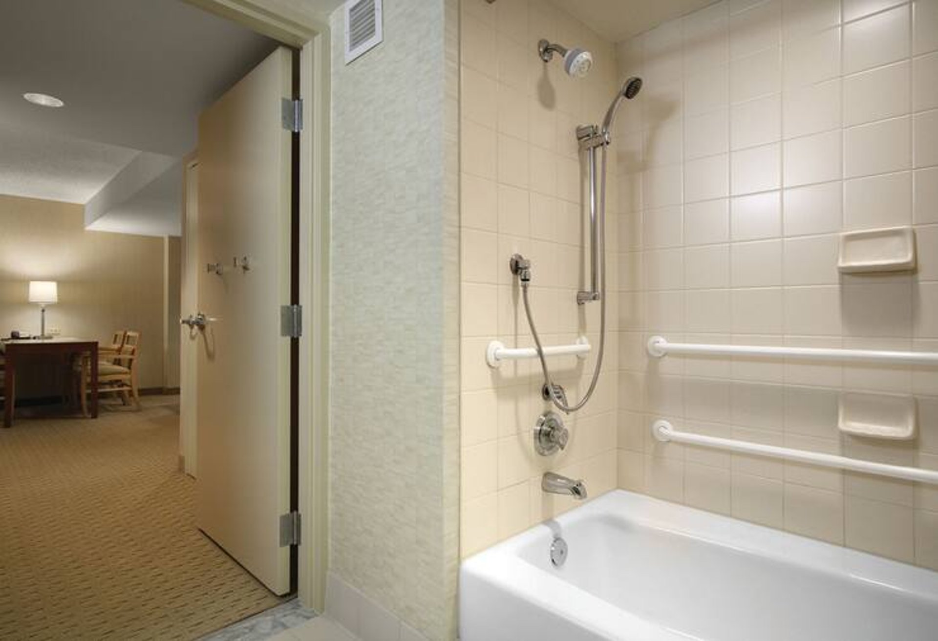 Accessible Tub