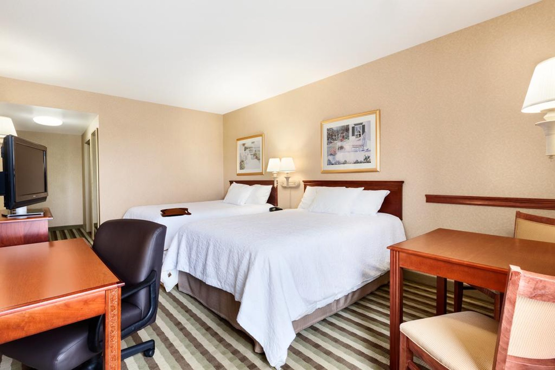 2 Queen Beds