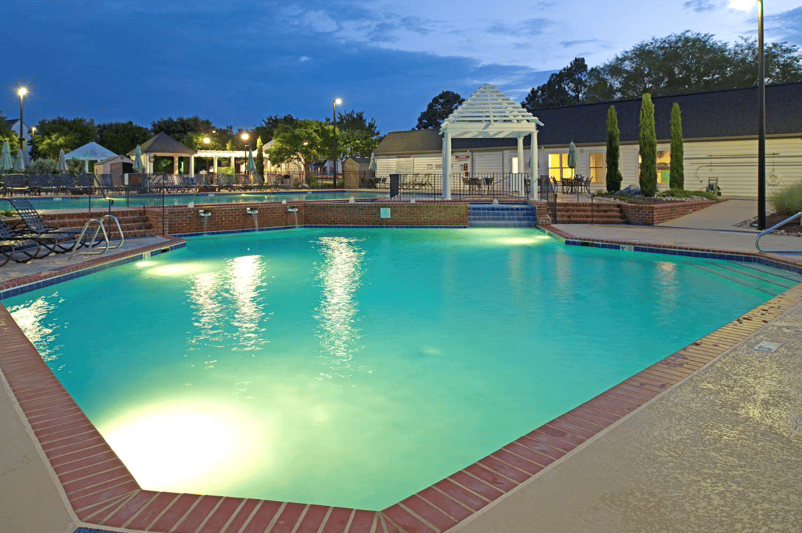 Night Pool | Hilton Vacation Club The Historic Powhatan Williamsburg