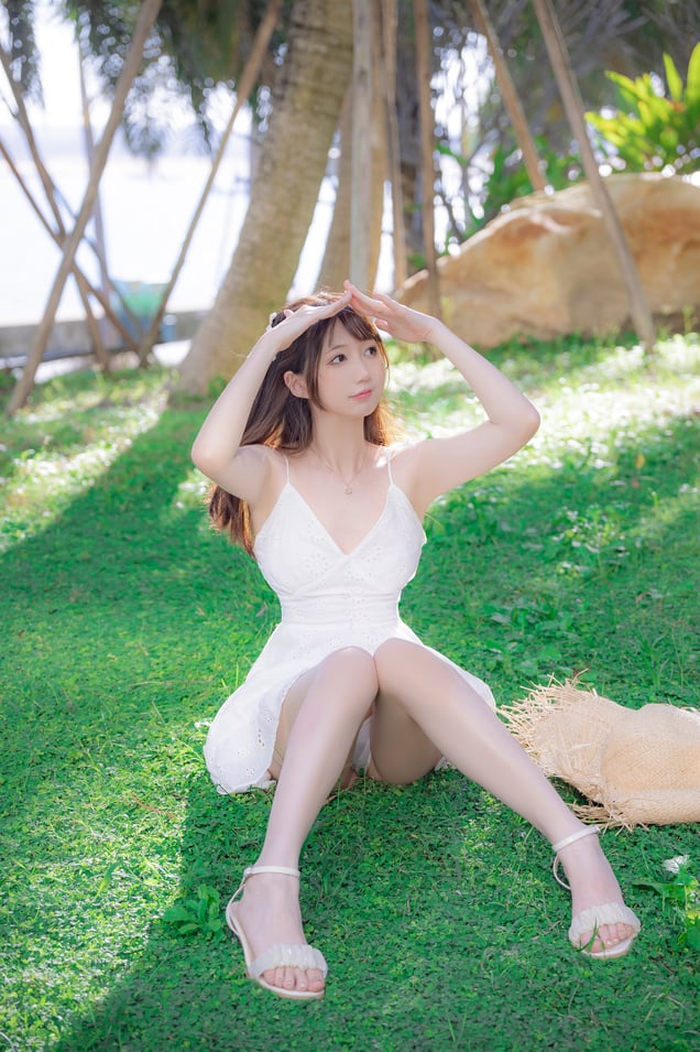 [Nagisa魔物喵] 全裸彼女