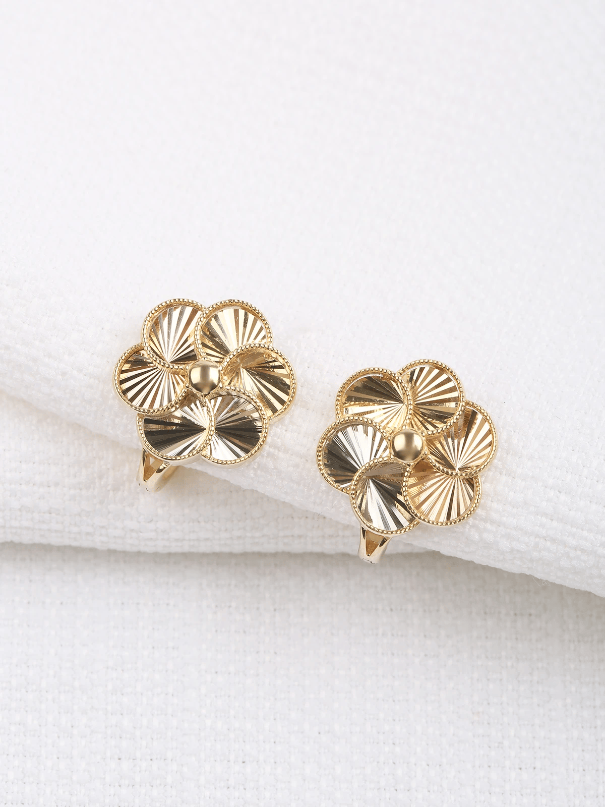 Şans Çiçeği Altın Küpe