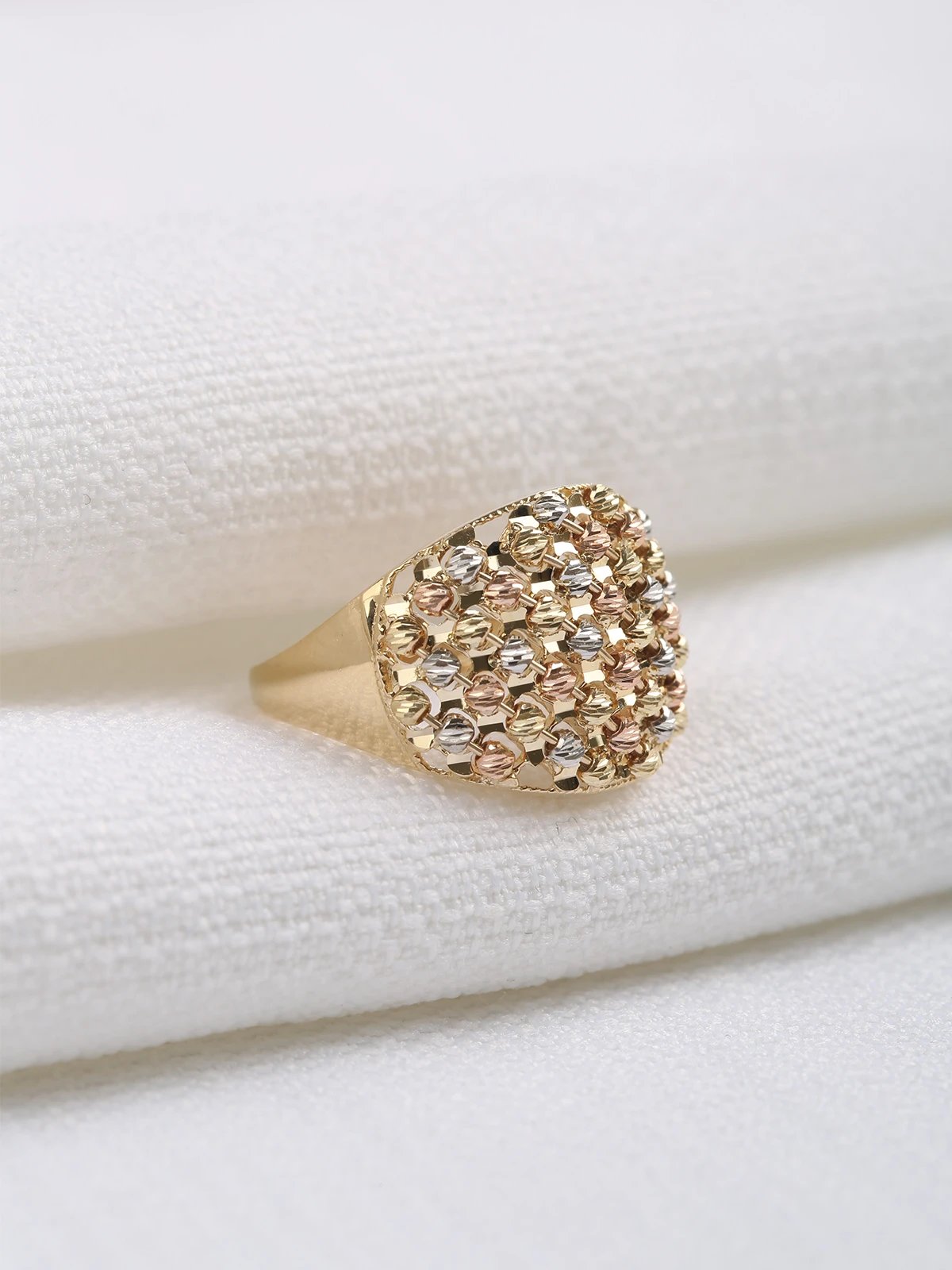 Dorika Top Altın Parıltı Yüzük
