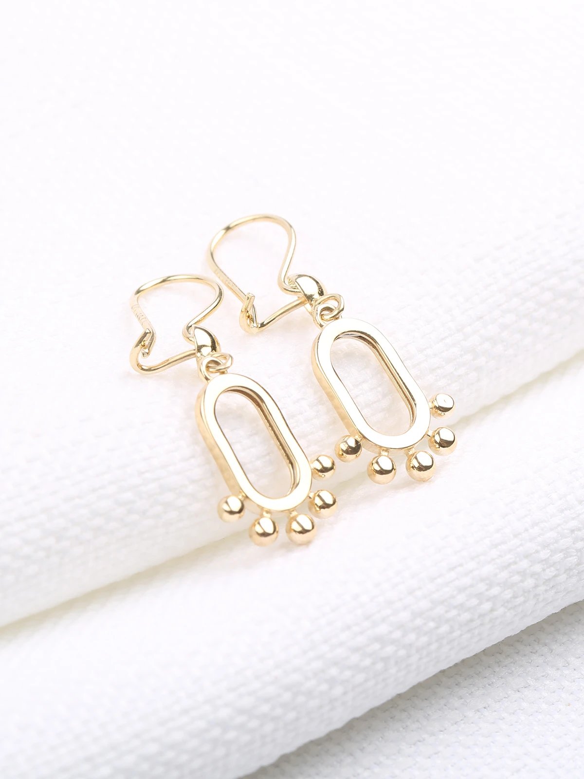 Solera Sallantılı Altın Küpe