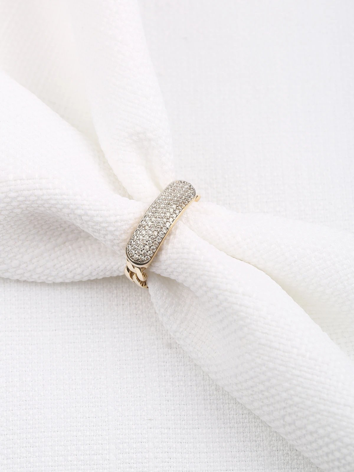 Beyaz Taş Gurmet Altın Yüzük