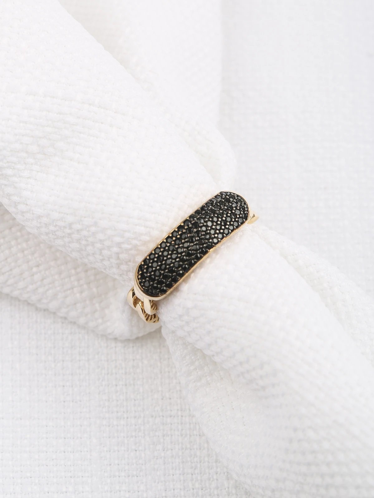 Siyah Taş Gurmet Altın Yüzük