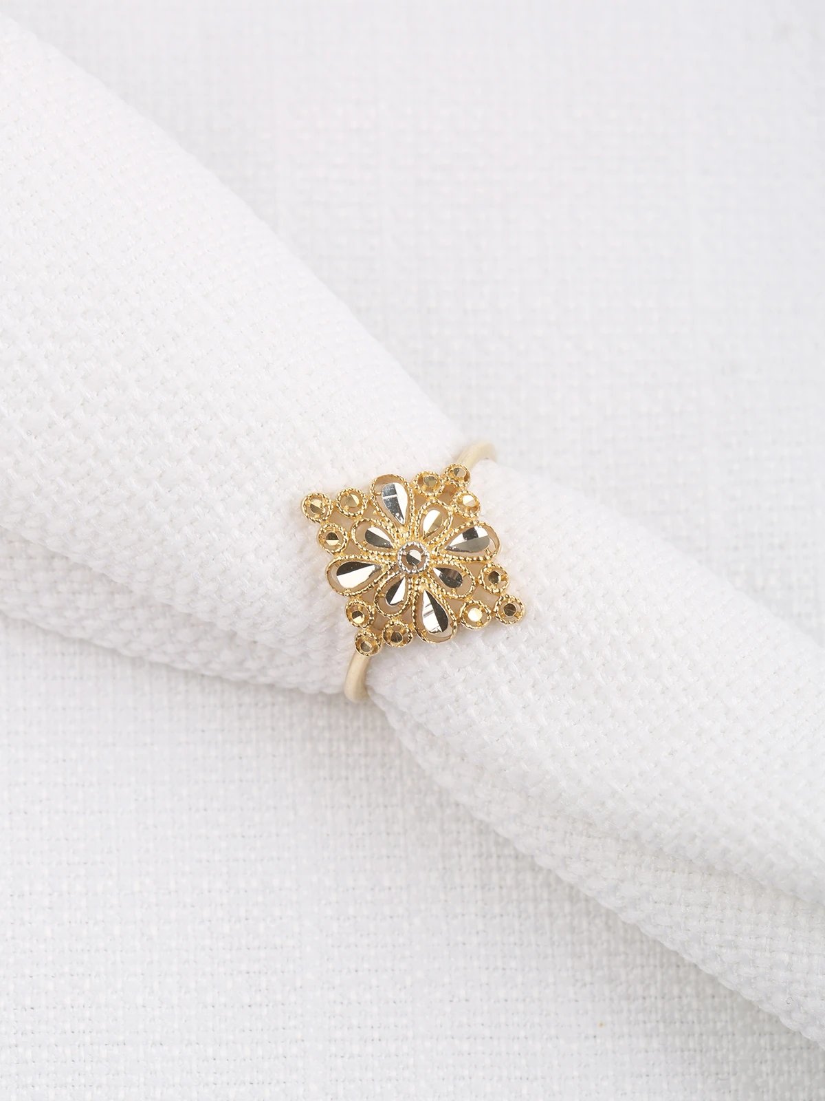 Çiçek Bahçesi Altın Yüzük