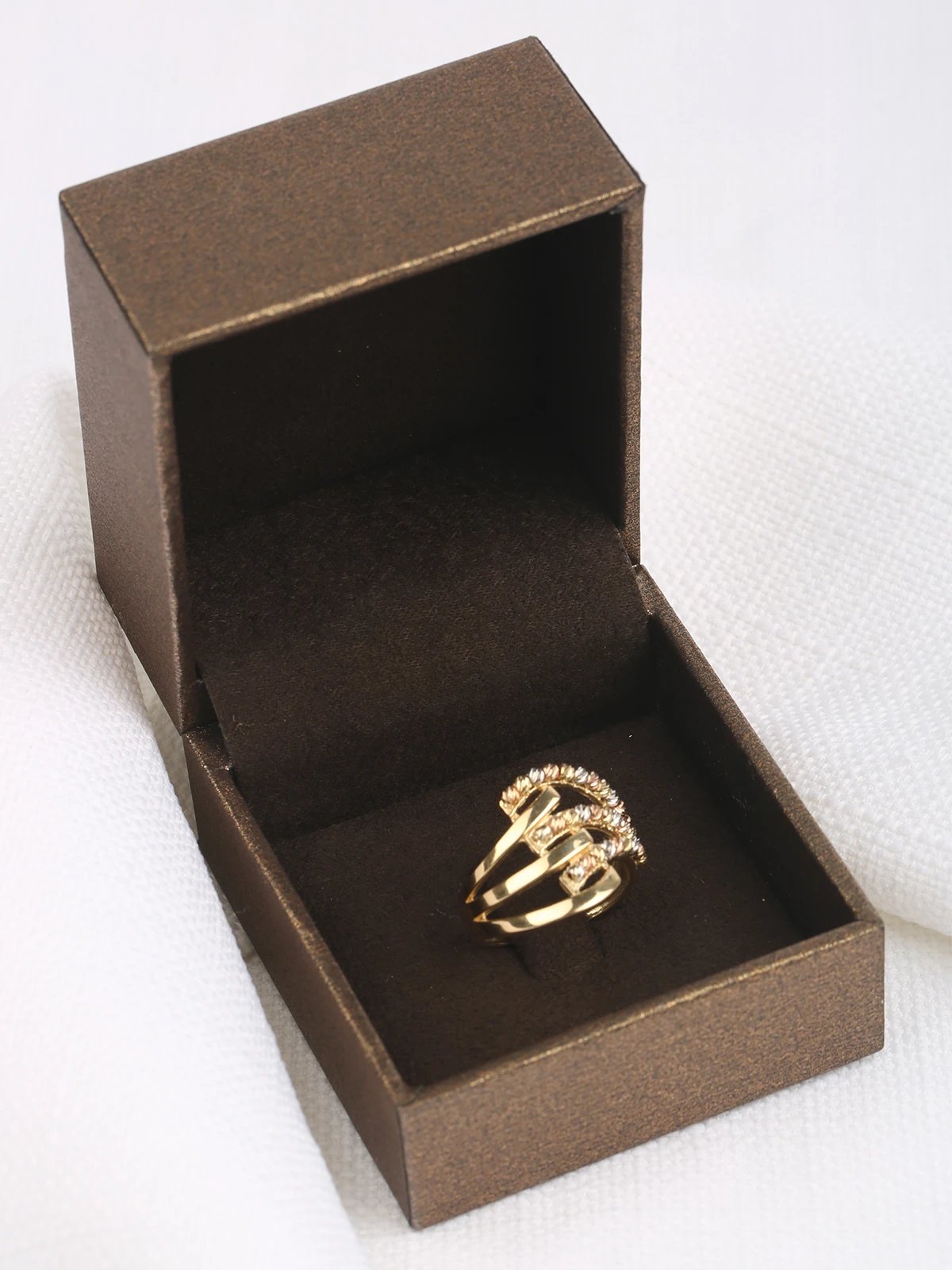 Dorika Top Kıvrım Altın Yüzük