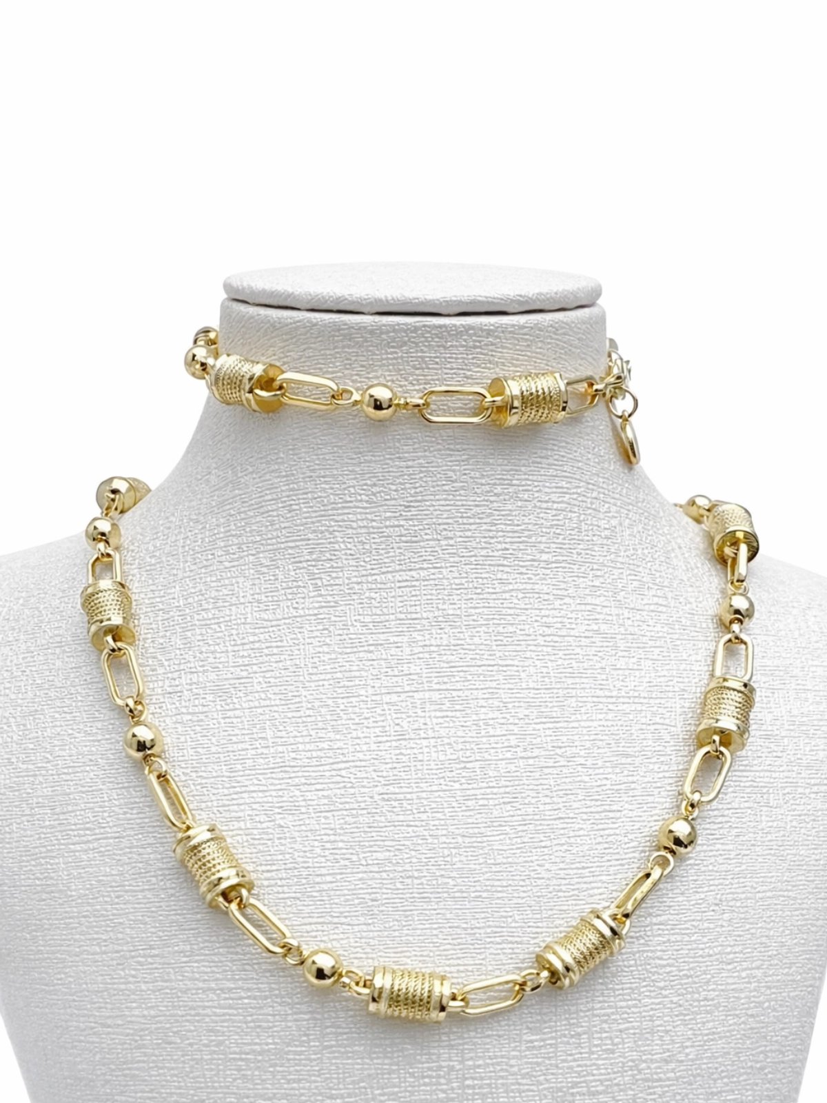 Altın Form Zincir Kolye