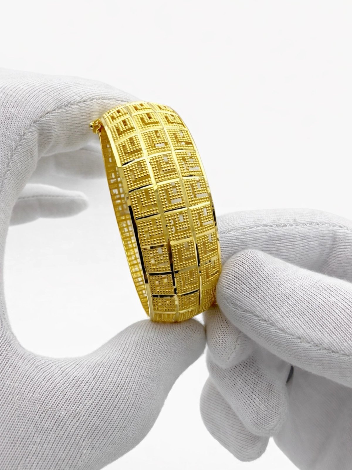 İkon Altın Kelepçe