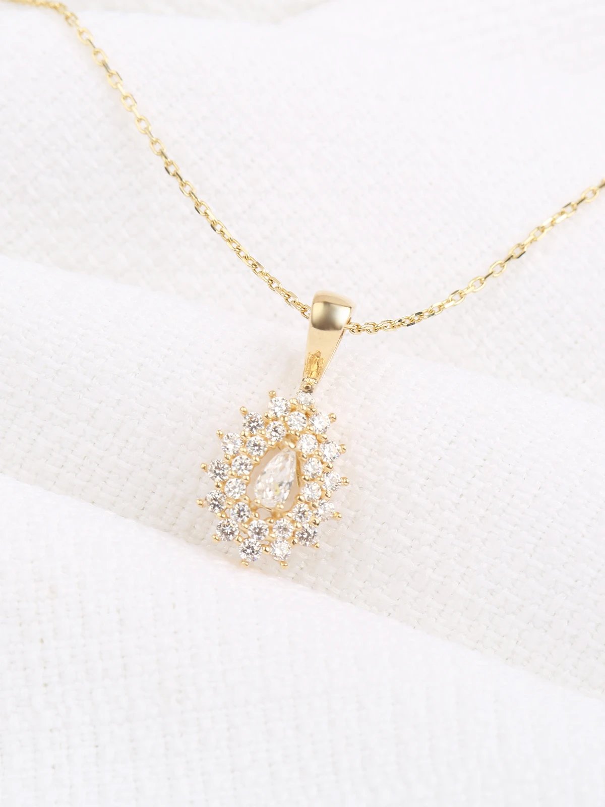 Damla Taş Altın Kolye