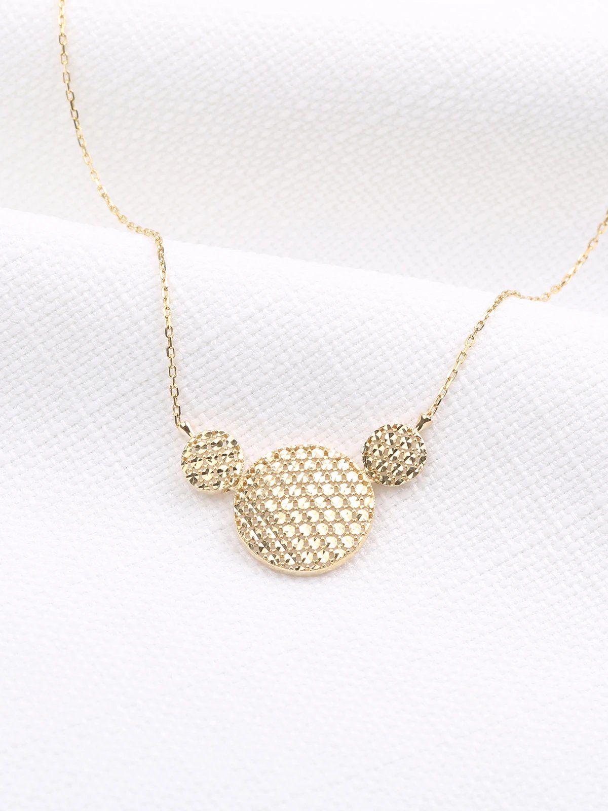 Üçlü Işık Altın Kolye