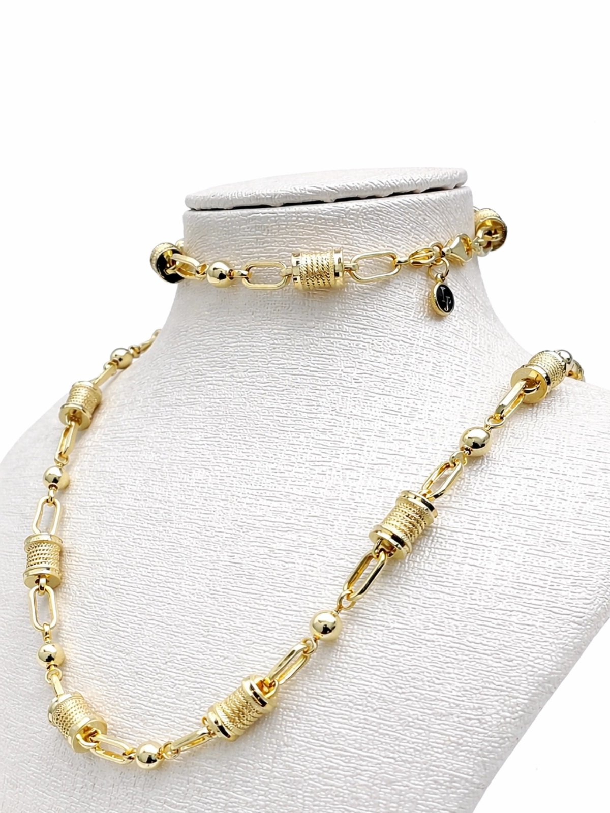 Altın Form Zincir Kolye