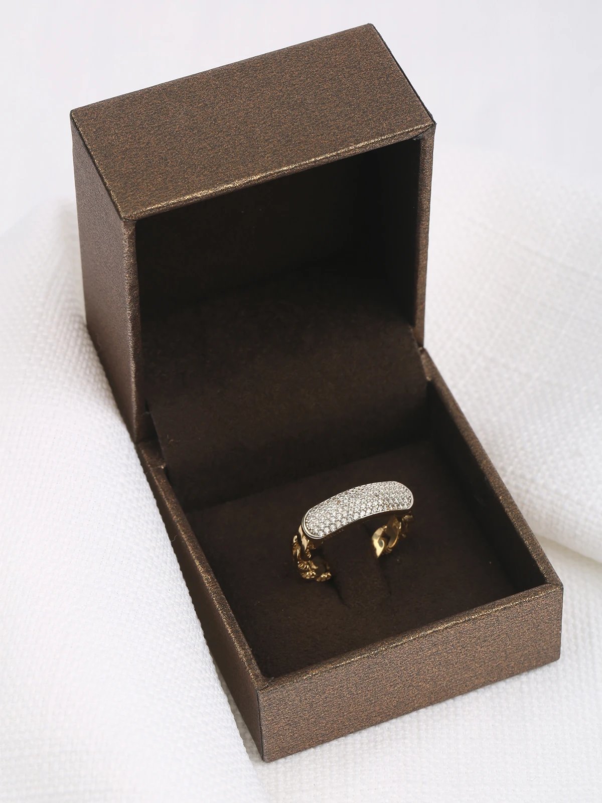 Beyaz Taş Gurmet Altın Yüzük