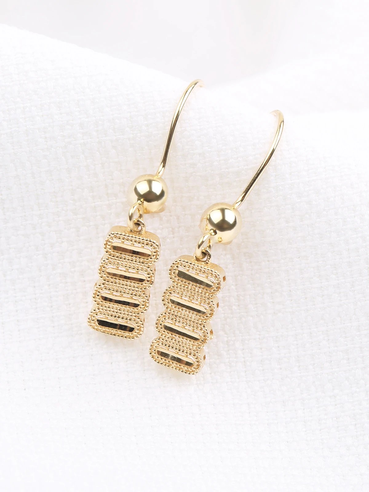 Ritim Sallantılı Altın Küpe