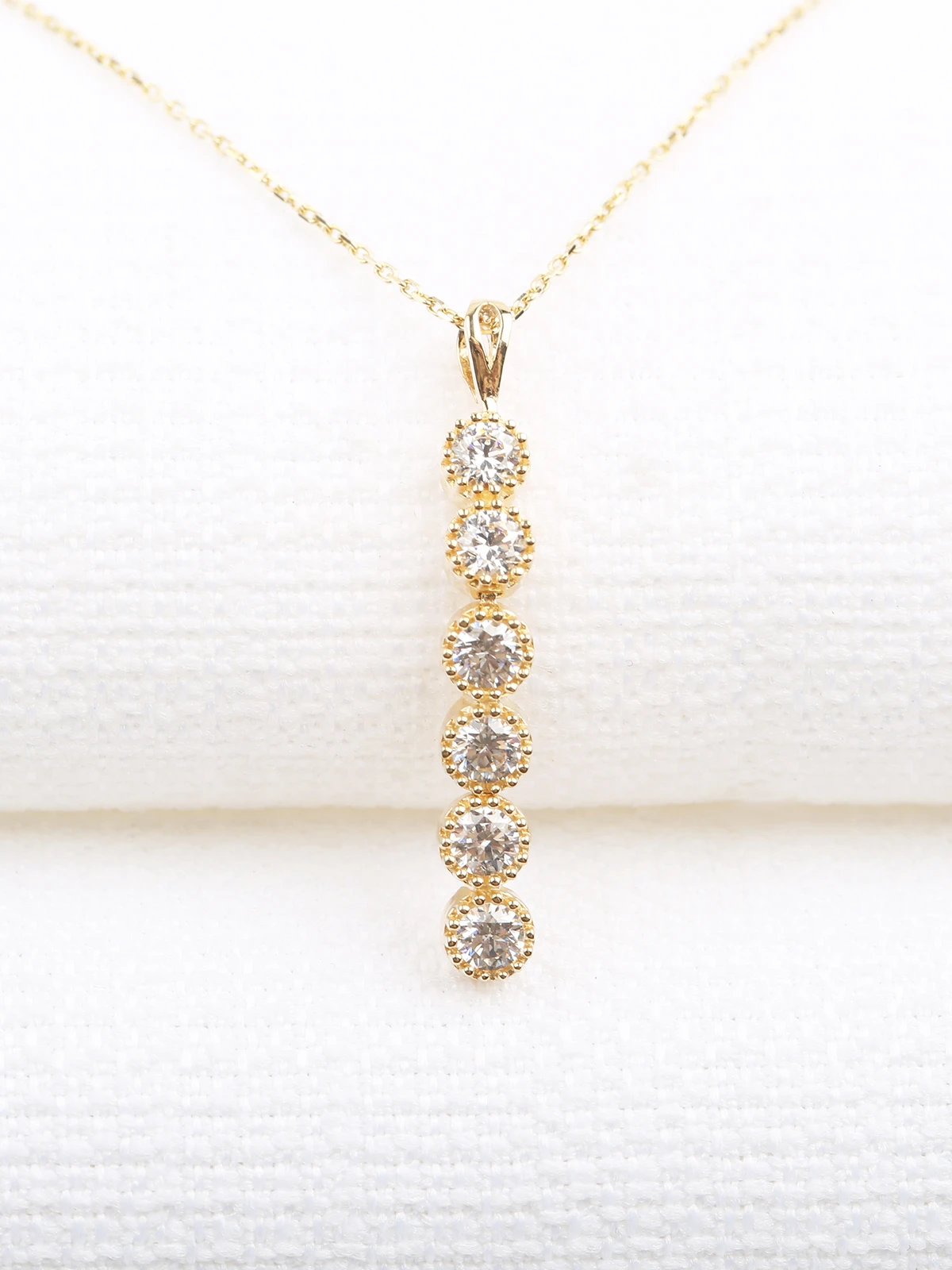 Işık Hattı Altın Kolye