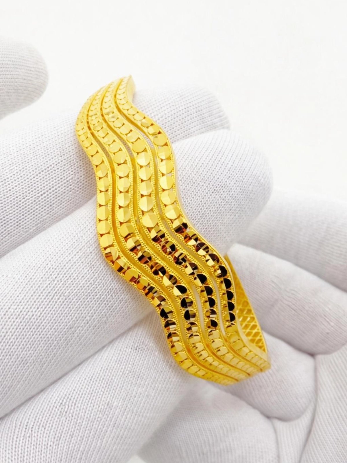 İlmek Altın Kelepçe