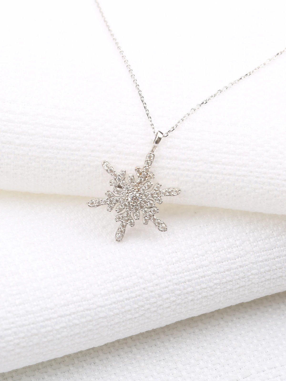 Kartanesi Taşlı Kolye