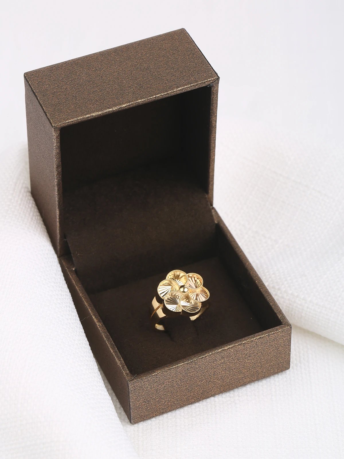 Şans Çiçeği Altın Yüzük
