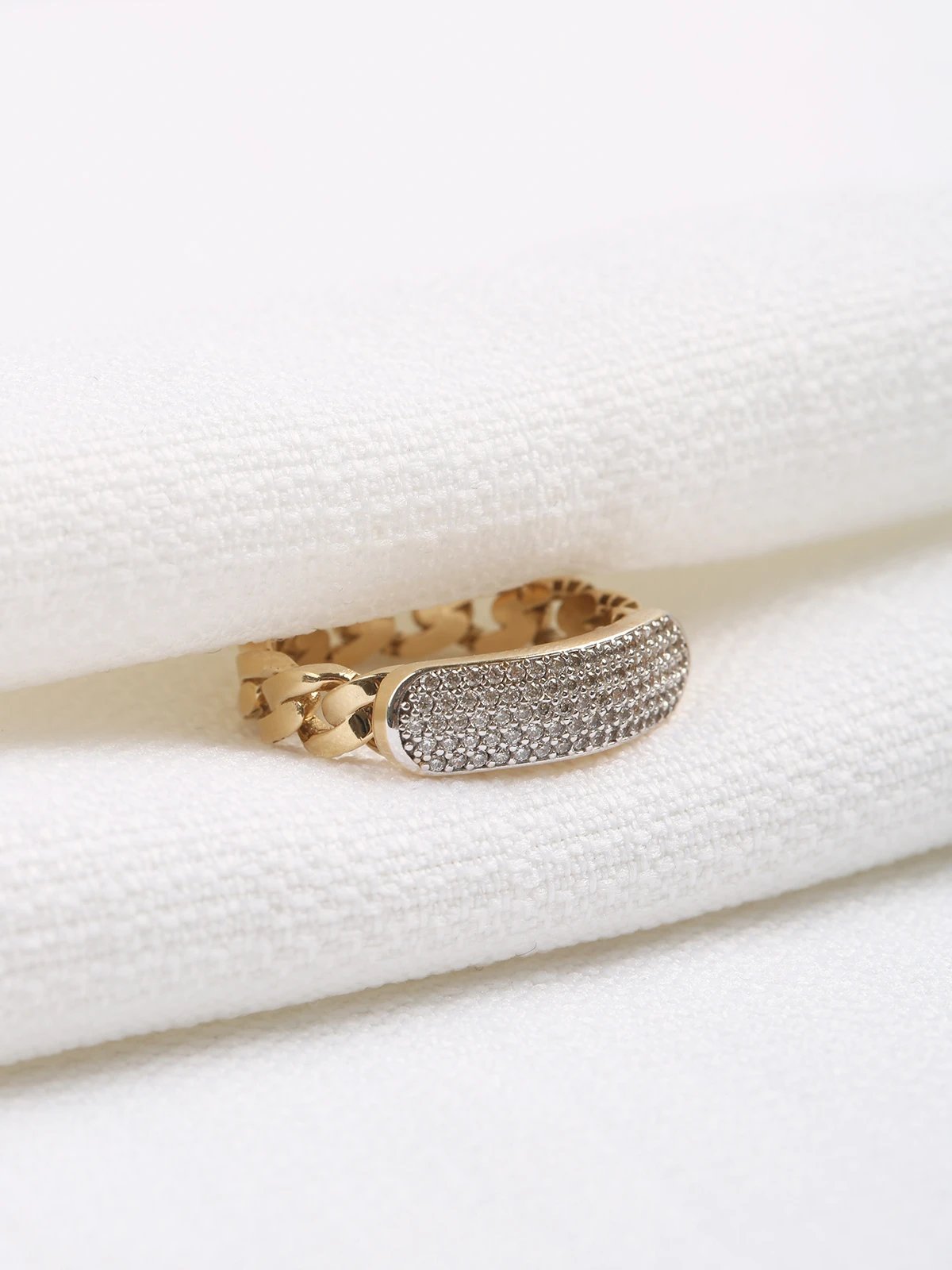 Beyaz Taş Gurmet Altın Yüzük